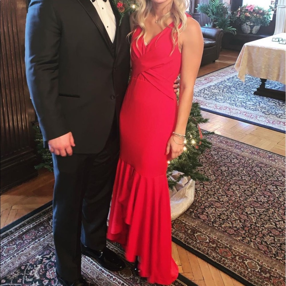 Lulus red evening ball gown. Size xsmall. Like new condition. Worn once.